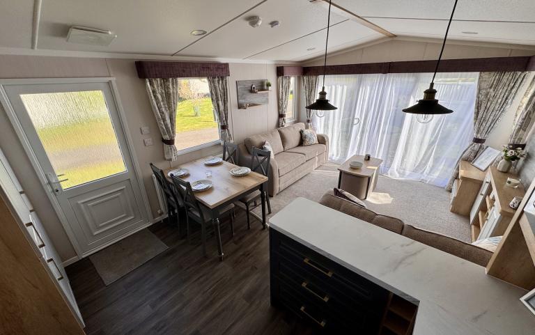 2025 Swift Bordeaux Lounge