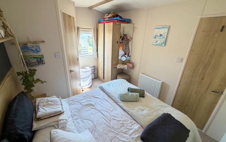 Pitch 16 Main Bed