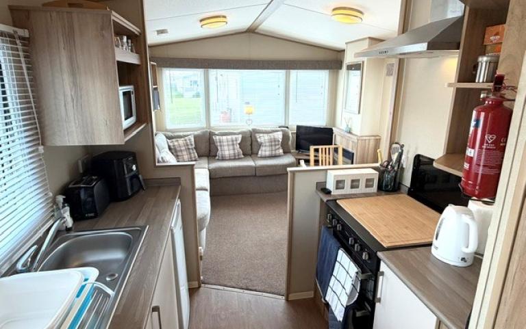 Pitch 5 living area