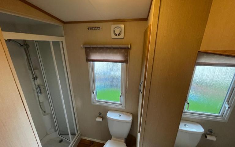 Pitch 28 bathroom