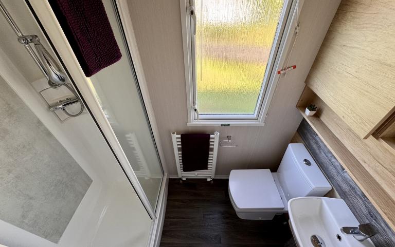 2025 Swift Bordeaux Bathroom